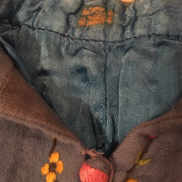 Floral Embroidered Blue Wool Cape Circa 1940s - Picture 2 of 10